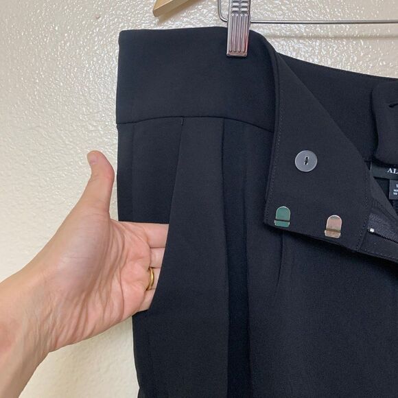 3/$35 Alfani Womens Plus Bermuda Pleated Wide Leg Shorts 18W Black - Picture 6 of 14